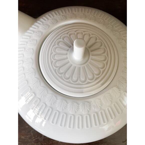 Ornament Collection Vista Alegre Tea Pot Porcelain Sam Baron, 2011 - Picture 9 of 10